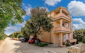 Stunning Apartment In Mandre With Wifi